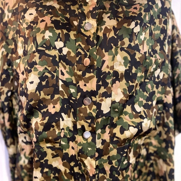 “ZARA” Button Down Oversized Camo Shirt - Picture 10 of 15